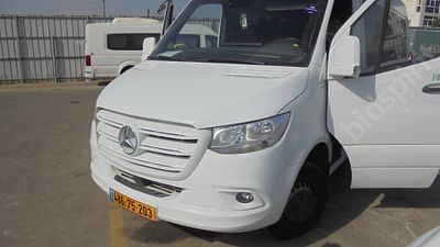 מרצדס ספרינטר מודל 2024. 122,088 ק"מ, יד ראשונה. תיבת הילוכים: אוטומטי
צבע: לבן, מנוע: דיזל 