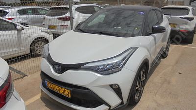 טויוטה C-HR מודל 2023. 49,910 ק"מ, יד ראשונה. תיבת הילוכים: אוטומטי
צבע: לבן, מנוע: בנזין, נפח 
