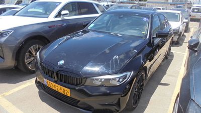 ב.מ.וו. 318I מודל 2021. 176,576 ק"מ, יד שישית. תיבת הילוכים: אוטומטי
צבע: שחור, מנוע: בנזין 