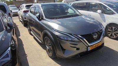 ניסאן קשקאי מודל 2023. 54,496 ק"מ, יד ראשונה. תיבת הילוכים: אוטומטי
צבע: אפור, מנוע: בנזין, נפח 