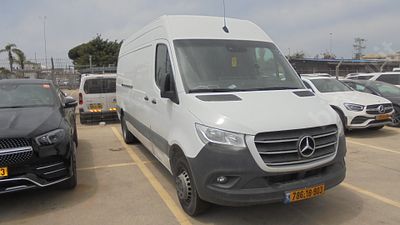 מרצדס בנץ מודל 2024. 66,335 ק"מ, יד נוכחית: ראשונה, בעלות נוכחית: פרטי, רישום מקורי/מקוריות: פרטי