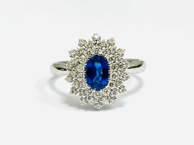 Gioilleria Corvino - Anello Zaffiro & Diamanti Centrale con Contorno 2.25 carati totali in oro 