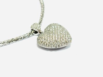 Gioielleria Corvino - Collana con cuore pav&egrave; pieno di diamanti 3.50 Carati in oro bianco 750% 18 