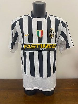 NEDVED - JUVE SHIRT NO. 11 WITH AUTOGRAPH. Pavel Nedvěd (Cheb, 30 August 1972) is a Czech sports 
