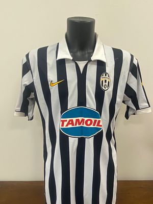 GIORGIO CHIELLINI - JUVE SHIRT N.3. Giorgio Chiellini (Pisa, 14 August 1984) is a former Italian 