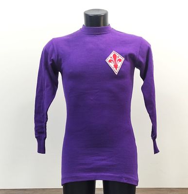 FOOTBALL - FIORENTINA SHIRT
BY GIANCARLO ANTOGNONI. Purple wool jersey, long sleeve with 