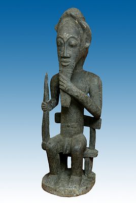 SCULTURA LIGNEA DIGNITARIO BAULE' (COSTA D'AVORIO). DIGNITARIO BAULE' 
CIVILTA’ BAULE’; (COSTA 