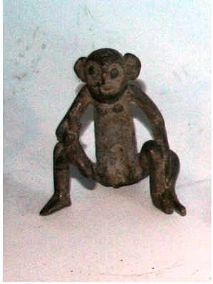 SCIMMIA CON BANANA 
ASHANTI - GHANA 
FUSIONE A CERA PERSA 
