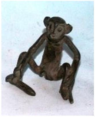 SCIMMIA CON BANANA
. SCIMMIA CON BANANA 
ASHANTI - GHANA 
FUSIONE A CERA PERSA 
