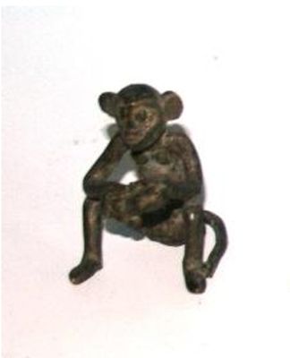 SCIMMIA CON CASCO BANANE 
ASHANTI - GHANA 
FUSIONE A CERA PERSA 
