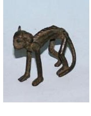 SCIMMIA A 4 ZAMPE CON CODA
. SCIMMIA A 4 ZAMPE CON CODA 
ASHANTI - GHANA 
FUSIONE A CERA PERSA 
