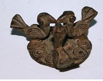 GRUPPO 3 UCCELLI
. GRUPPO 3 UCCELLI 
ASHANTI - GHANA 
FUSIONE A CERA PERSA 
ANONIMO 