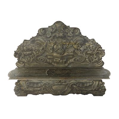 Importante panca dipinta - Marche. Panca in legno di abete sagomato interamente dipinto, con 