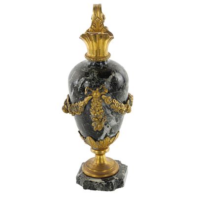 Vaso in marmo e bronzo dorato. Vaso in marmo "verde alpi" con montatura a guisa di brocca in 
