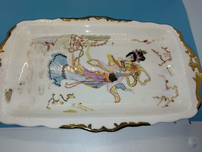 VERY EARLY JAPANESE PICTORIAL SANDWICH PLATE