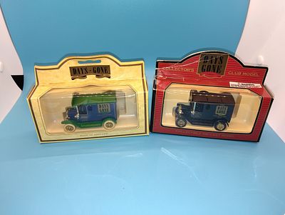 TWO BOXED DIECAST DAYS GONE MODEL CARS