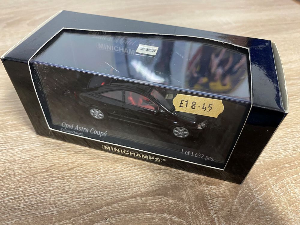 MINICHAMPS OPEL ASTRA G COUPE BLACK CASED AND BOXED