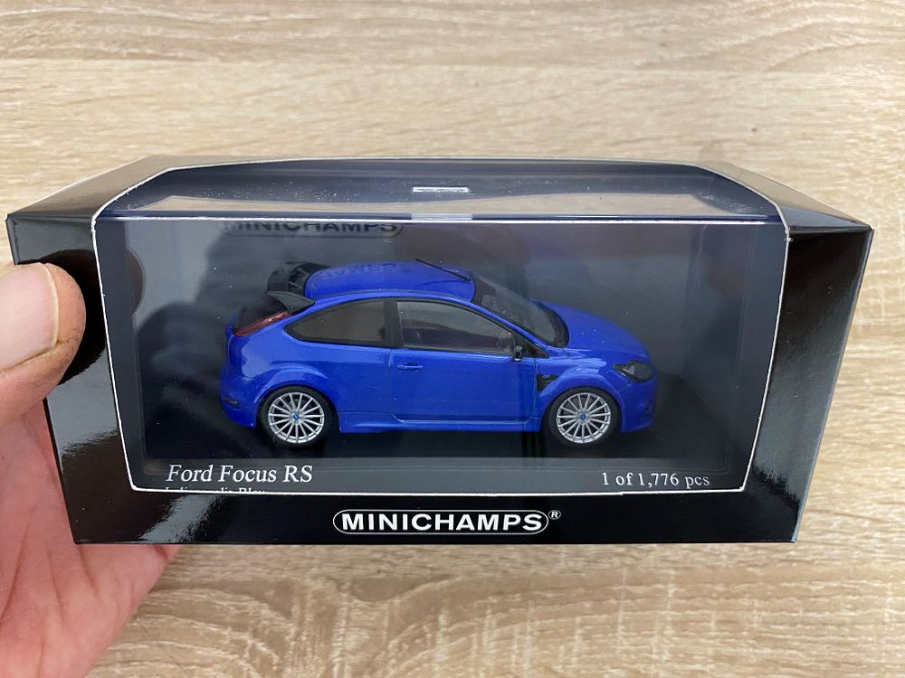 BOXED AND CASED MINICHAMPS FORD FOCUS RS INDIANAPOLIS-BLAU LTD EDITION