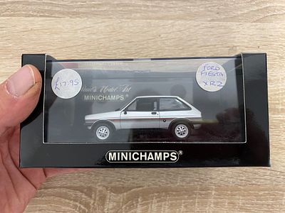 BOXED AND CASED MINICHAMPS FORD FIESTA XR2 SILVER METALIC LTD EDITION