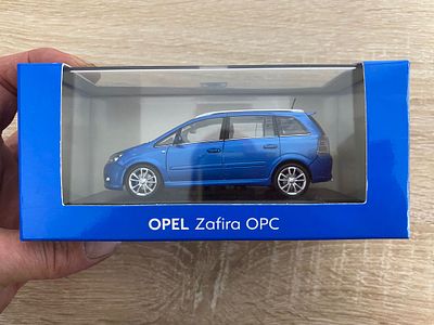 VAUXHALL ZAFIRA OPC CASED AND BOXED 1/43