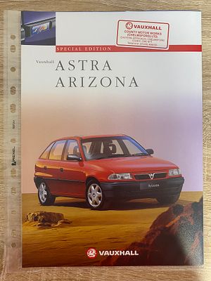 ORIGINAL VINTAGE VAUXHALL ASTRA ARIZONA BROCHURE IN A4 COVER