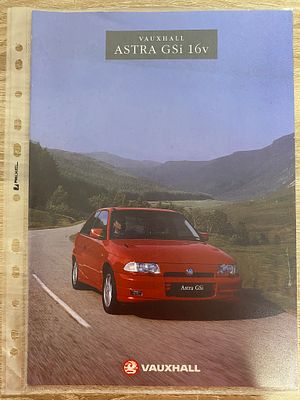 ORIGINAL VINTAGE VAUXHALL ASTRA GSi 16V BROCHURE IN A4 COVER