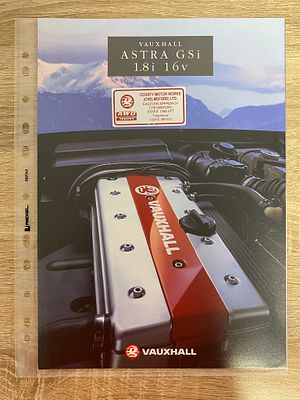 ORIGINAL VINTAGE VAUXHALL ASTRA GSi 1.8i 16V BROCHURE IN A4 COVER