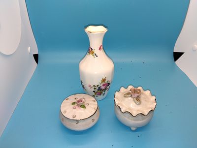 TWO TRINKET POTS AND AN BUD VASE