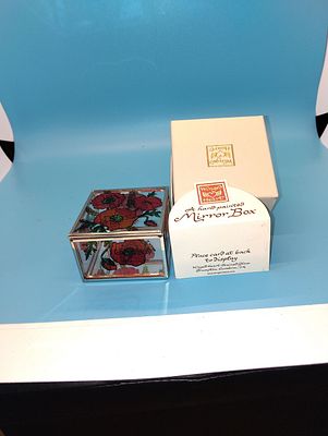 AS NEW BOXED WINGED HEART MIRRORED TRINKET BOX