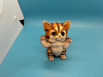 LOVELY CAT FIGURINE