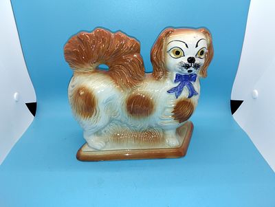 VERY NICE LARGE POTTERY SPANIEL
