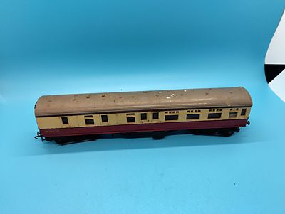 VINTAGE oo gauge carriage