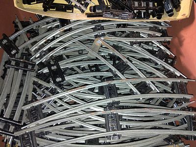 HUGE COLLECTION OF RAILWAY TRACK AND CONNECTORS