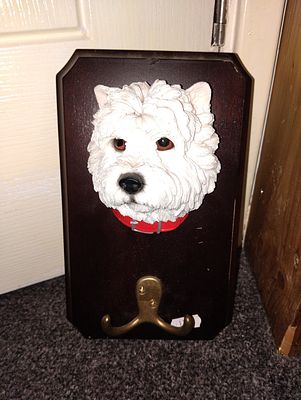 VERY NICE SCOTTIE DOG COAT HOOK PLAQUE ON WOODEN BACK