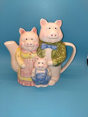 CUTE PIG FAMILY TEAPOT