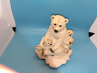POLAR BEAR FAMILY ORNAMENT