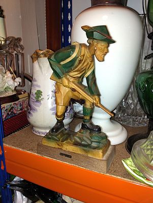 RARE VINTAGE GERMAN BLACK FOREST CARVING OF A GERMAN HUNTER