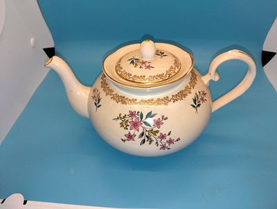 NICE EARLY ROYAL GRAFTON CHINA TEAPOT