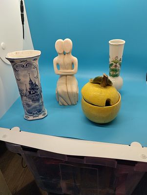 LOVELY COLLECTION OF FOUR VINTAGE COLLECTIBLES