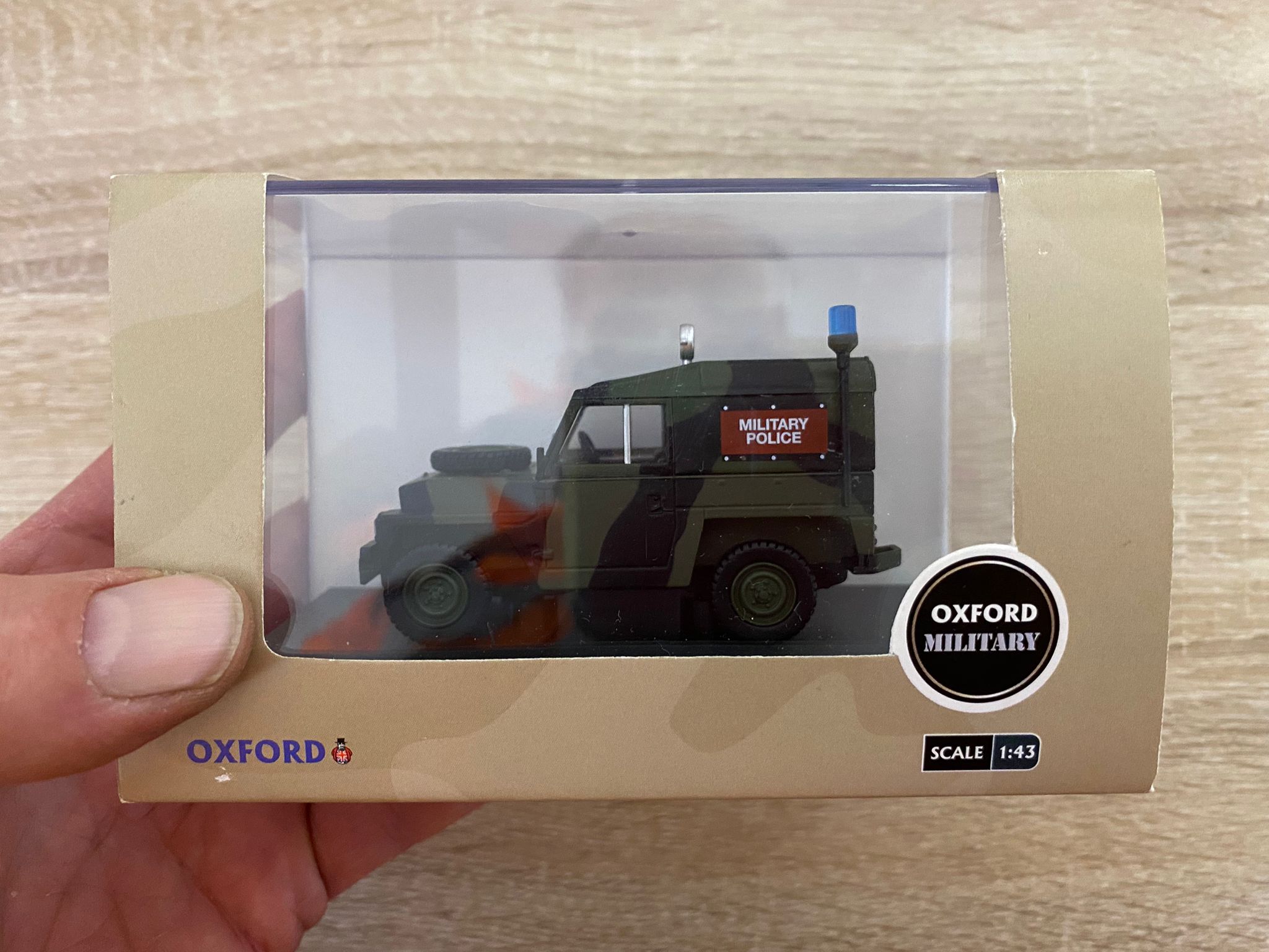 FANTASTIC BOXED OXFORD MILITARY POLICE LANDROVER