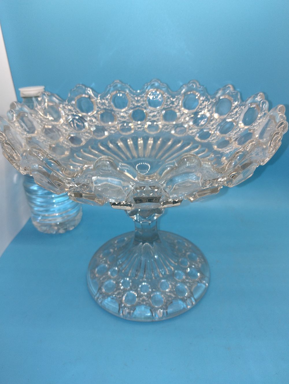 LOVELY PRESS GLASSED COMPORT