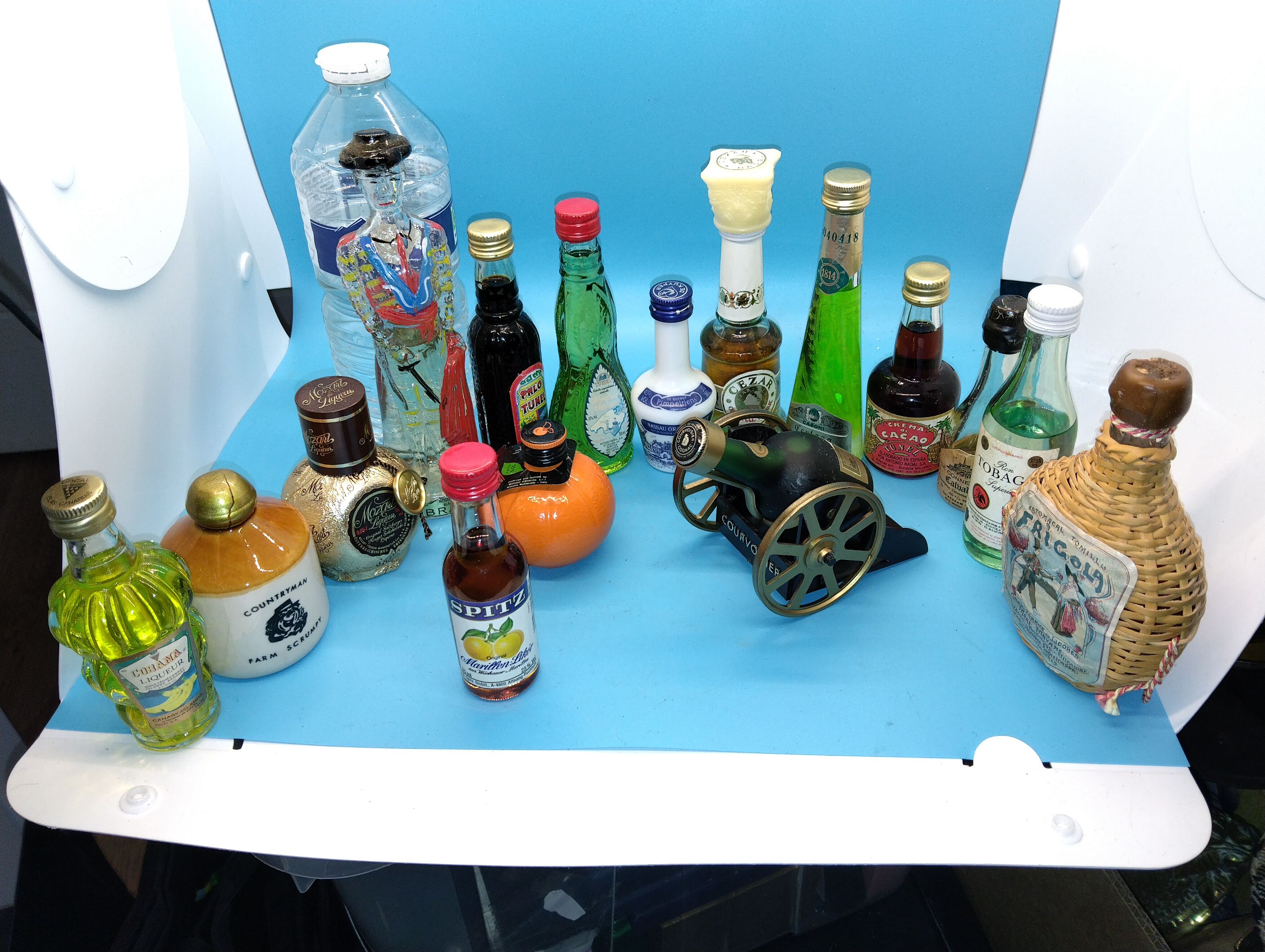VERY NICE COLLECTORS LOT OF ALCOHOL MINITURES