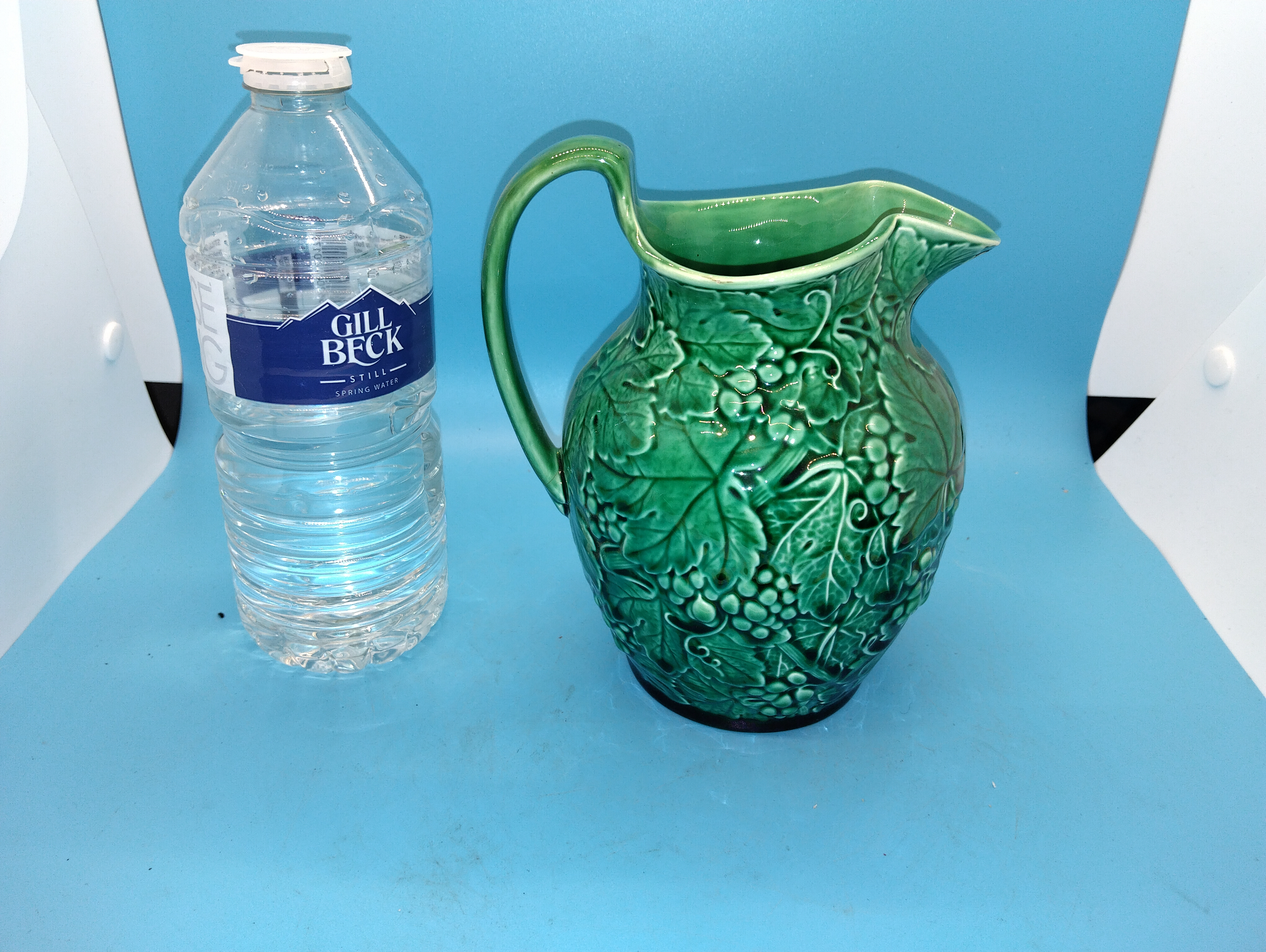 VERY NICE WEDGWOOD GRAPE MAJOLICA STYLE JUG