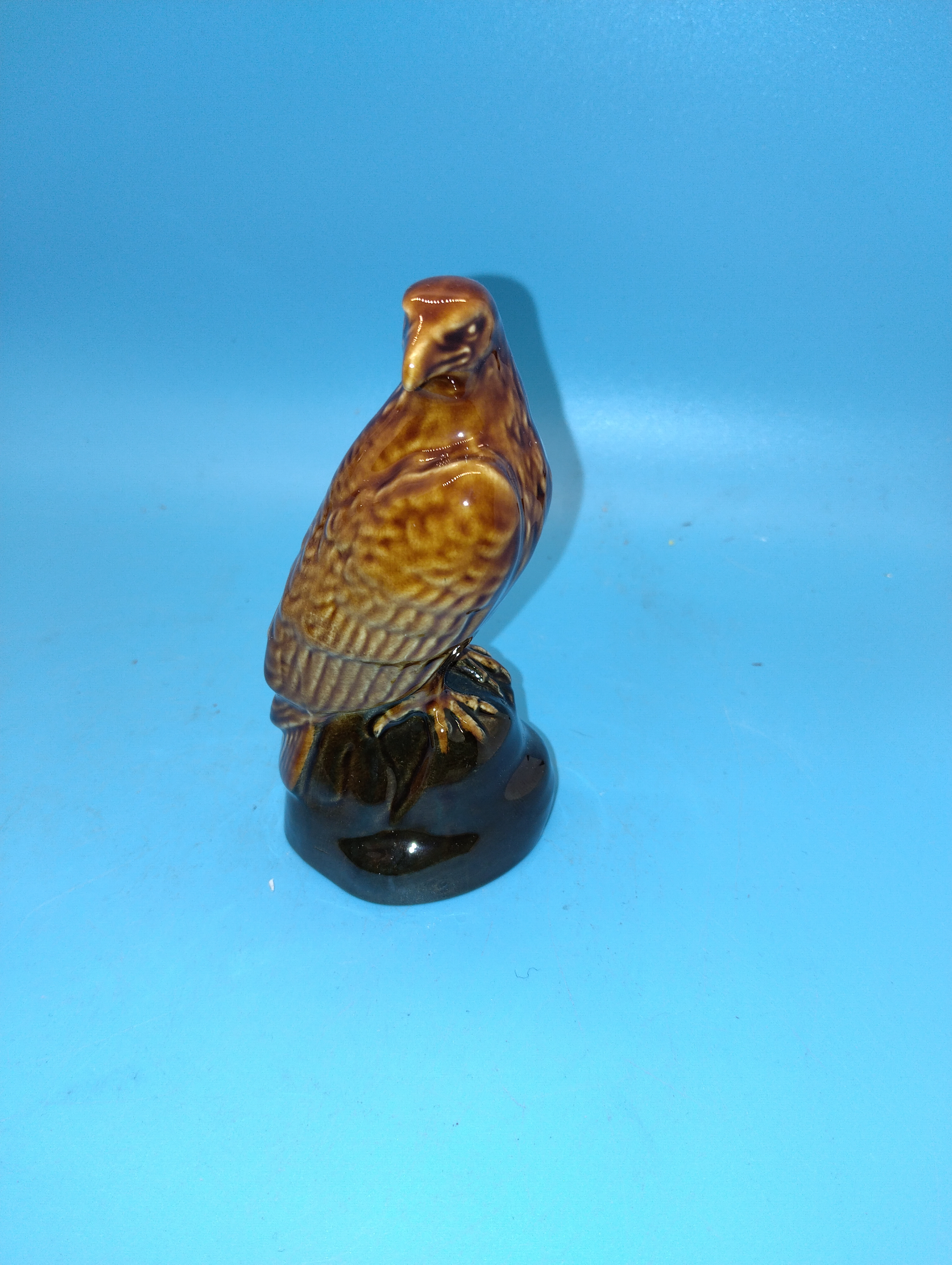 NICE BESWICK BENEAGLES WHISKY MINITURE EAGLE APPEARS SEALED