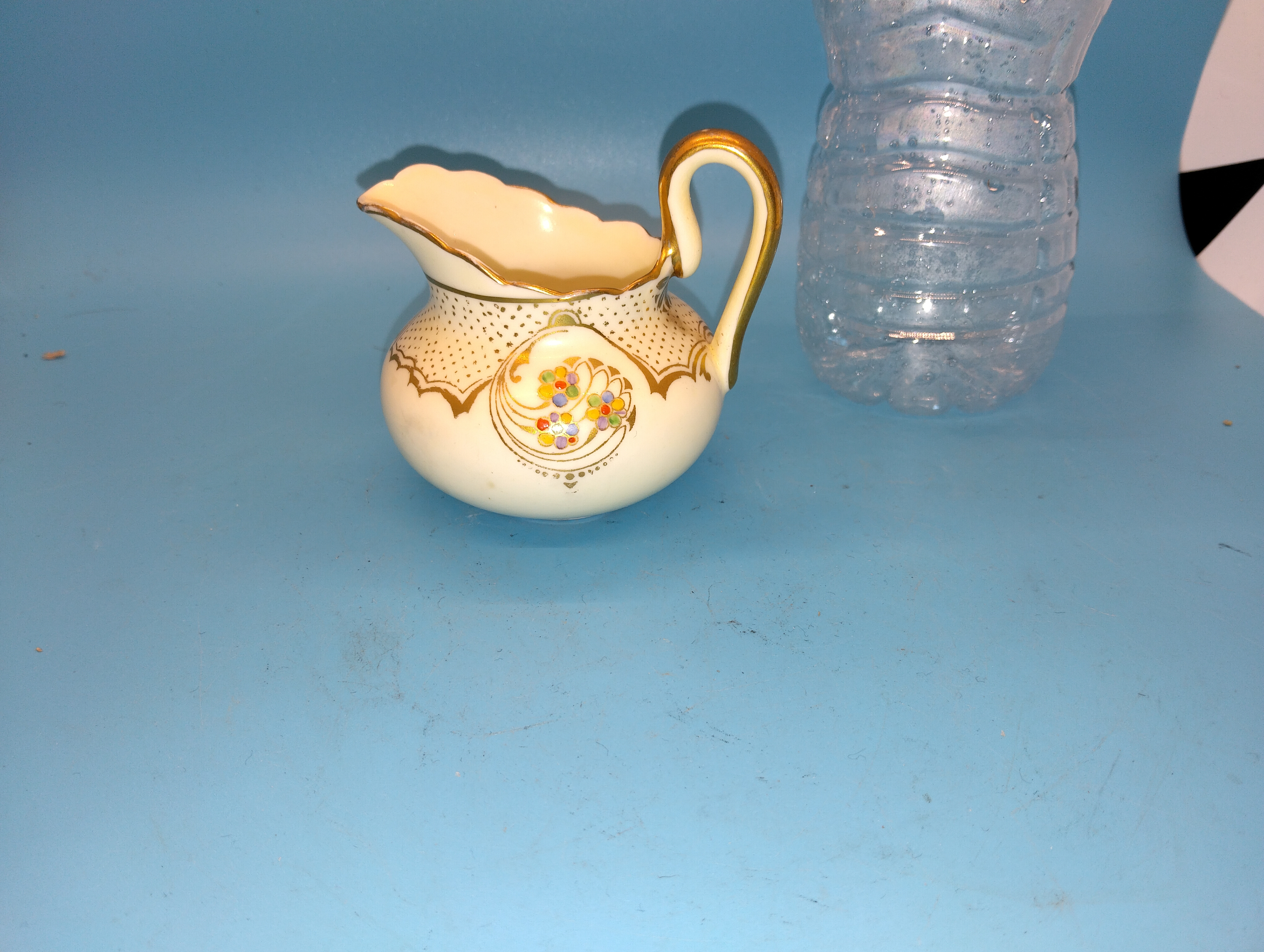VERY NICE NEW CHELSEA SMALL CREAMER