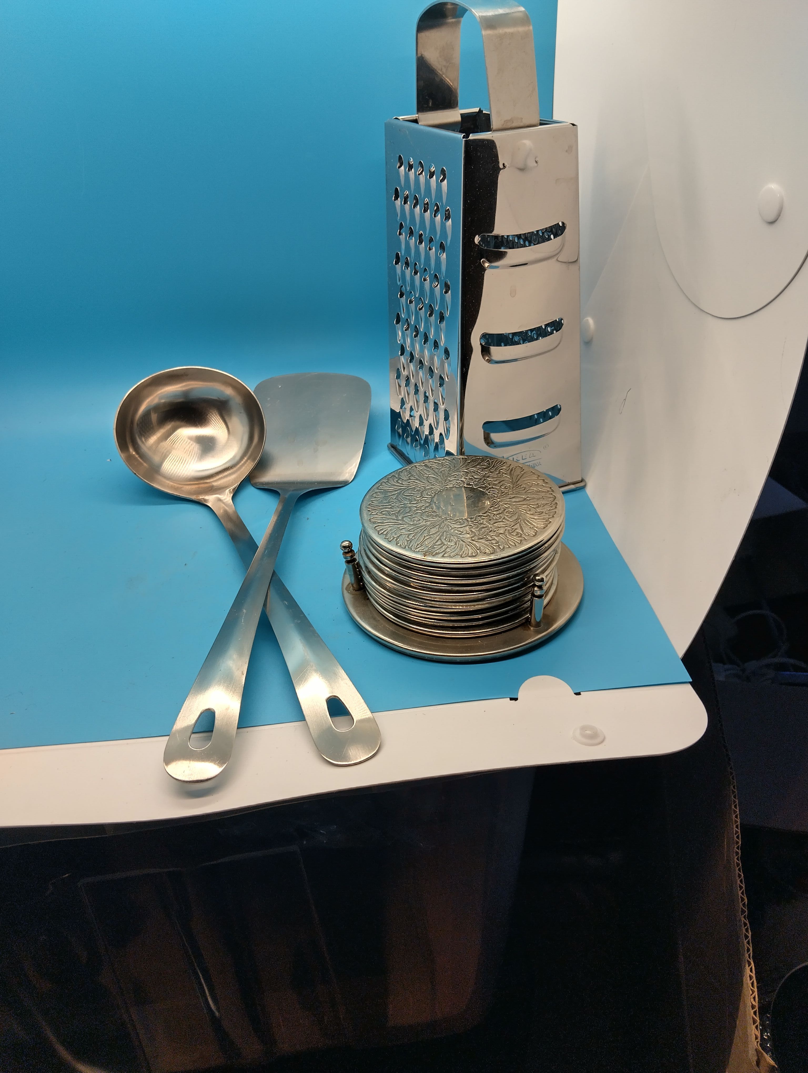 NICE NEW KITCHEN LOT TEA POT, UTENCILS, GRATER AND COASTERS CHECK ALL PICTURES KITCHEN TOWEL HOLDER AND UTENCILS HOLDER