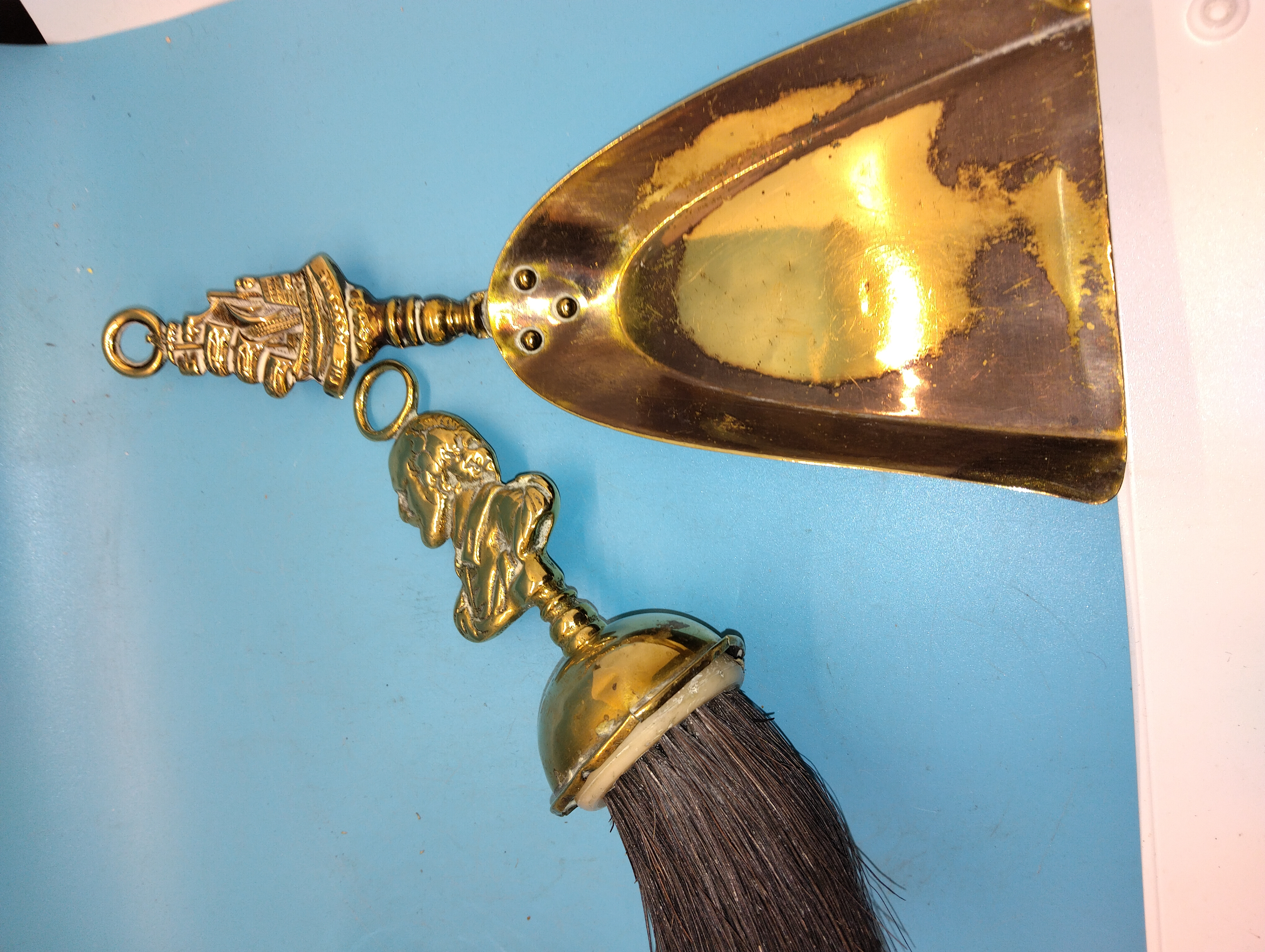 NICE NAVEL STYLE BRASS BRUSH AND SHOVEL