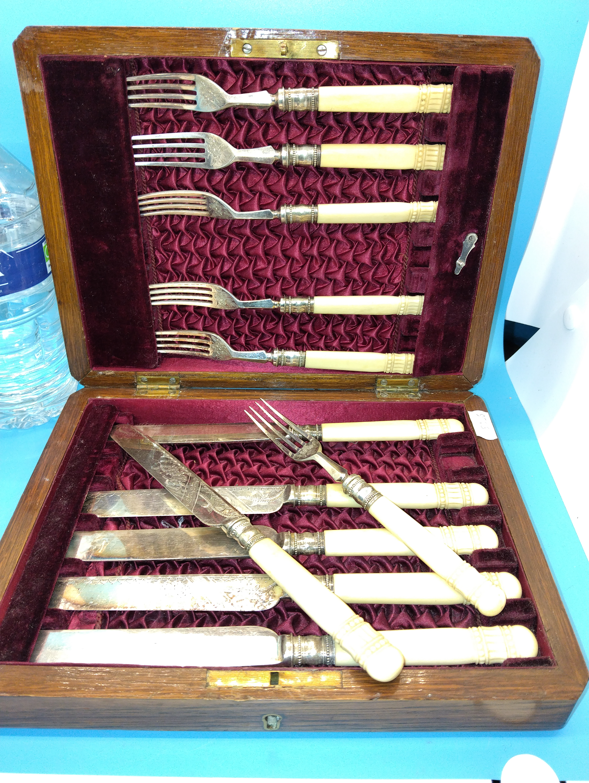 VERY NICE WOODEN BOXED PLATED CUTLERY SET LOVELY INTERIOR