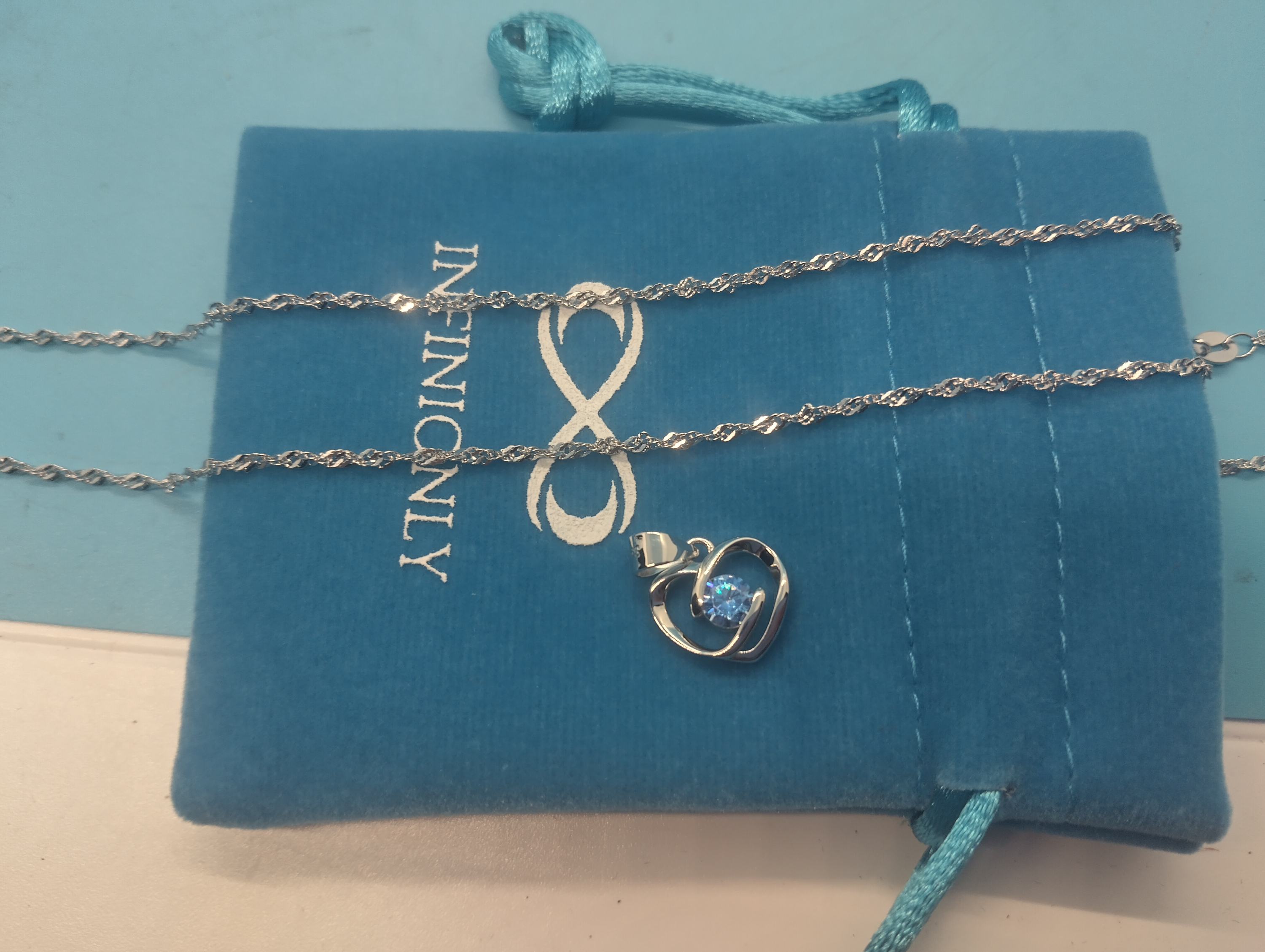 LOVELY NEW SILVER HEART CHAIN WITH BLUE STONE