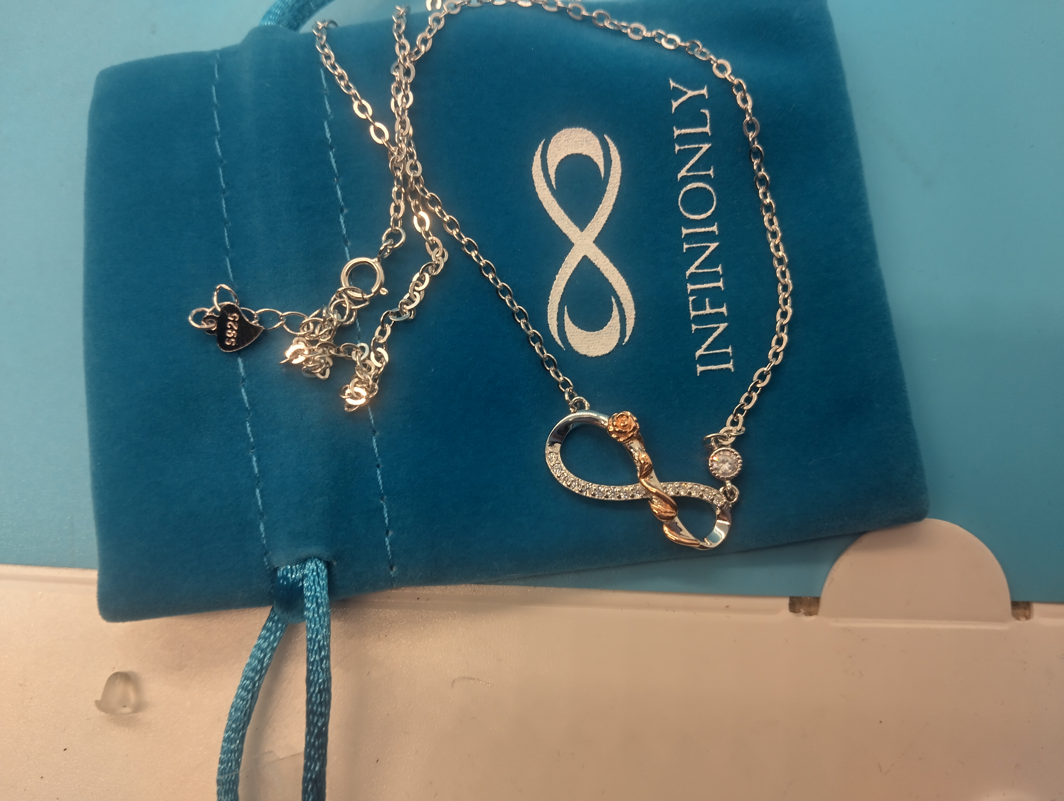 NEW LOVELY INFINITY CHAIN ROSE